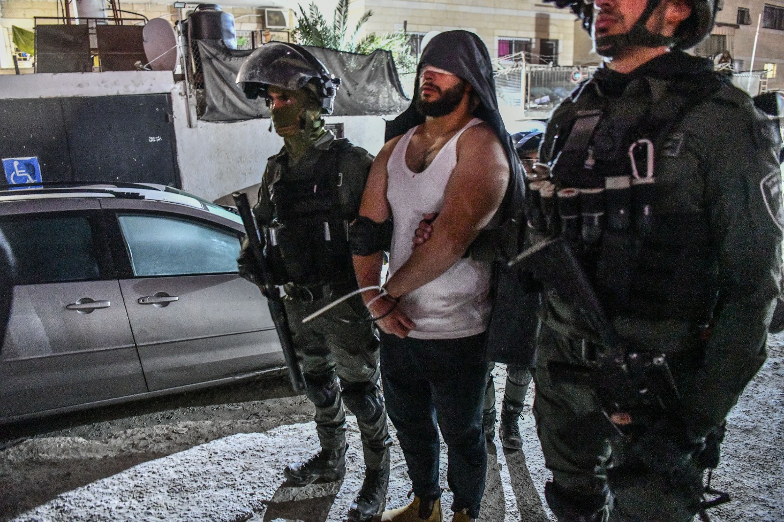 Фотографии задержанных террористов